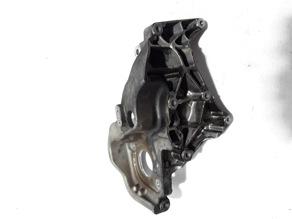 VOLVO V40 2 generation (2012-2020) Alternator bracket 31401103 22406949