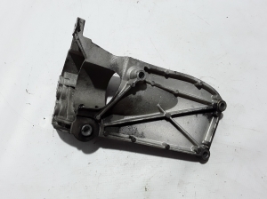 VOLVO V40 (2012–2019) Front drive shaft bracket - 3