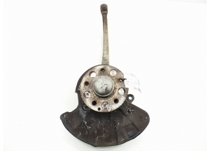 Front wheel hub