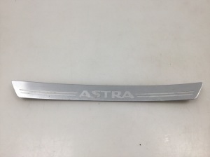 Inner sill trim - 13243521