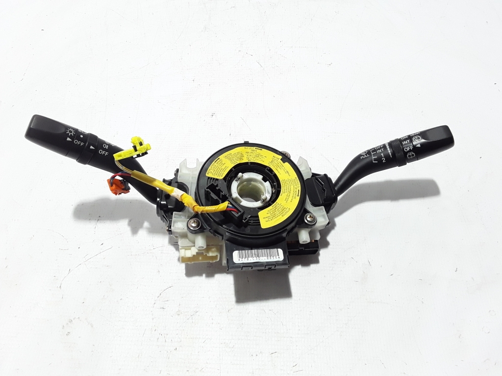 Mazda 6 (2002–2007) Switch and its parts GJ5M17D318 Mazda 6 (2002–2007) Switch and its parts GJ5M17D318