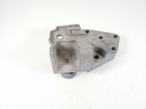   Motorhalter  - 6G926P096CD 
