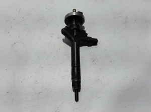  Fuel injector 