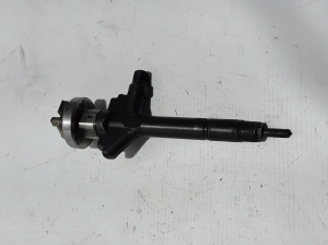  Fuel injector 