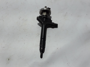  Fuel injector 