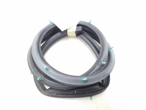   Rear side door sealing rubber 