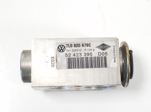 Porsche Cayenne (2002–2010) Klimaschlauch Ventil 7L0820679C - 3