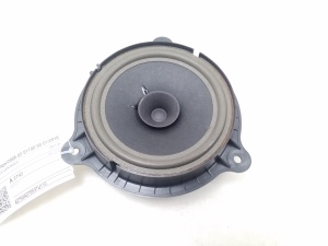   Rear side door speaker 