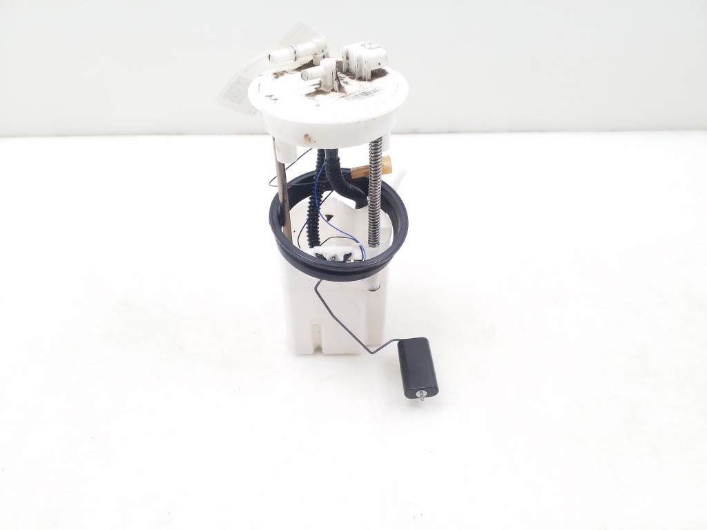 Used NISSAN Qashqai Fuel pump in the tank