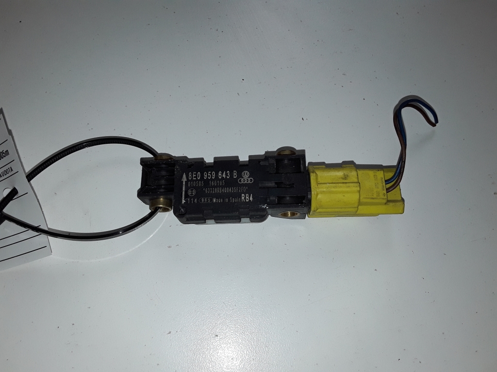 AUDI A4 B7/8E (2004-2008) Detonācijas Sensors 8E0959643B,010585,160105 27798105