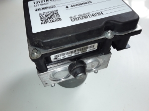 TOYOTA Aygo B 10 (2005–2014) ABS unit 445400H020 - 2