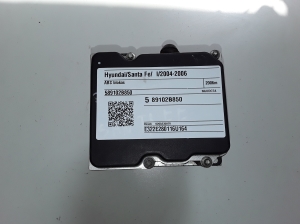 Hyundai Santa Fe (2000–2006) ABS Steuergerät 589102B850 - 3