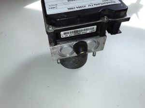 Hyundai Santa Fe (2000–2006) ABS Steuergerät 589102B850 - 4
