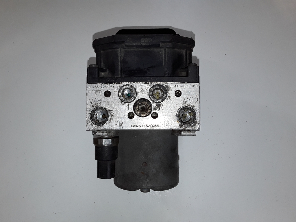 TOYOTA Corolla Verso 1 generation (2001-2009) ABS Bloks 0265225284 26303251