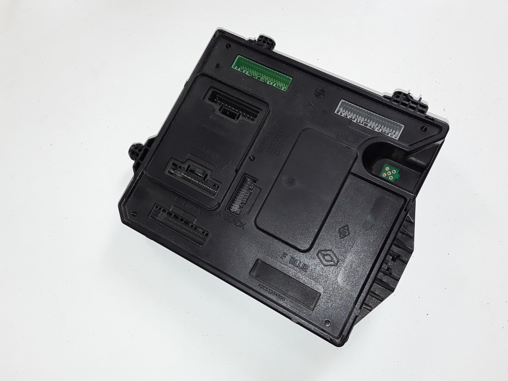 RENAULT Megane 3 generation (2008-2020) Блок предохранителей 284B17882R 27797957