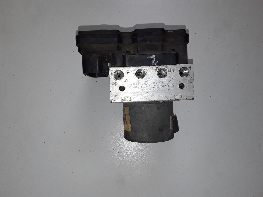 HYUNDAI i30 GD (2 generation) (2012-2017) Насос ABS 58920A6210 27797895