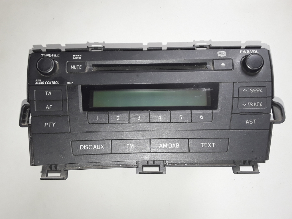 TOYOTA Prius W30/35 (2009–2015) Radio (head unit) 8612047301 TOYOTA Prius W30/35 (2009–2015) Radio (head unit) 8612047301