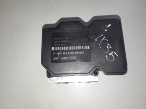 Hyundai ix35 (2009–2015) ABS unit 589202Y930 - 2