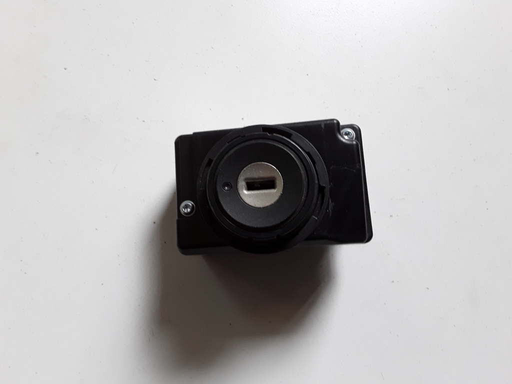 Used Volkswagen Touareg Ignition switch 3D0905865