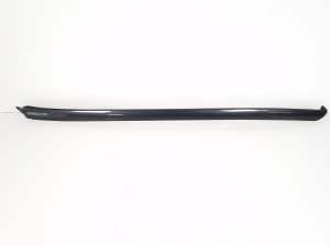  Windscreen strut outer 