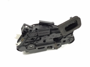 Volkswagen Golf VII (2012–2026) Front door lock 5K2837016D - 4