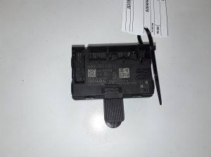 AUDI A4 B9 (2015–2026) Türsteuergerät vorn 8W0959592G - 3
