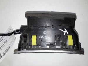 TOYOTA Prius W50 (2015–2020) Dashboard air vent grilles 5565047190 - 2