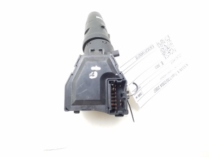 NISSAN X-Trail T30 (2001–2007) Windshield wiper switch 252608H905 - 3