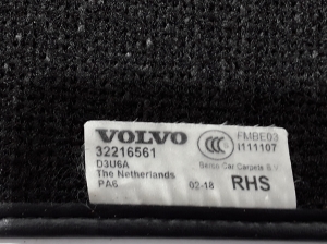 VOLVO XC60 (2017–2026) Salongimatid 32216560 - 3