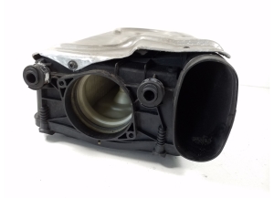 Mercedes Benz E-Class W207 (2009–2017) Luftfiltergehäuse A6510901101 - 4