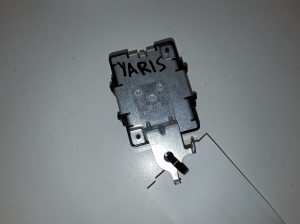 TOYOTA Yaris (2011–2020) Control unit R0311005 - 2