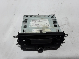 Dacia Dokker (2012–2017) Radio (head unit) 281157265R - 2