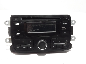   Radio (head unit)  - 281157265R 