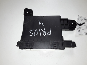 TOYOTA Prius W50 (2015–2020) Juhtplokk 8865047360 - 3