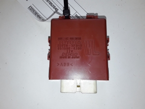 TOYOTA Yaris (2011–2020) Vadības bloks 8597052040 - 3