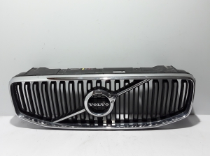  Front grille 