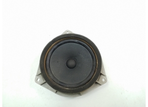   Rear side door speaker 