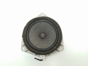   Rear side door speaker 