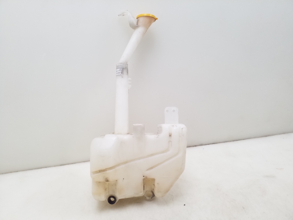 Used NISSAN XTrail Windscreen washer tank front and its parts