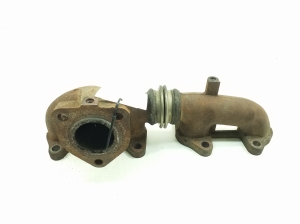  Exhaust manifold 