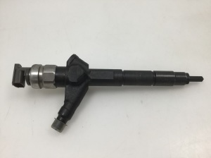  Fuel injector 