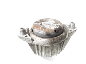 Mercedes Benz E-Class W212 (2009–2015) Motora spilvens A2122406317 - 3
