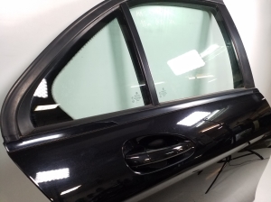 Mercedes Benz C-Class 204 (2007–2014) Tagumised küljeuksed A2047302200 - 5
