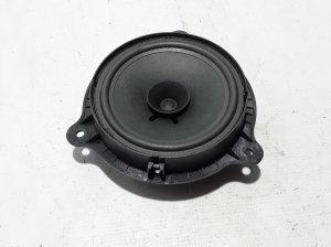   Rear side door speaker 