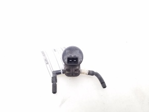 Opel Corsa D (2006–2014) Front windshield washer pump 55702893 - 2