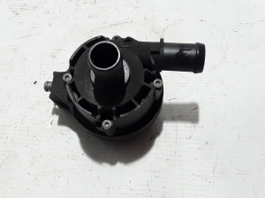RENAULT Alaskan (2017–2026) Auxiliary water pump 925164GA0A - 3