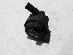 Auxiliary water pump - 925164GA0A