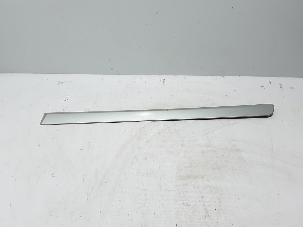 VOLVO XC70 2 generation (2000-2007) Left Side Sliding Door Molding 08693520 22407965