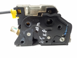 AUDI A5 (2007–2016) Esiukse lukk 8J2837015C - 3