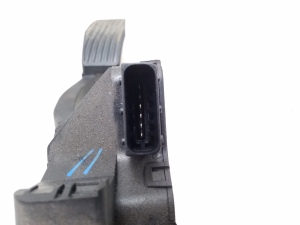 Opel Corsa D (2006–2014) Accelerator pedal 55702020 - 2